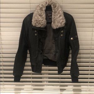 Genuine leather jacket with detachable fur (XS)